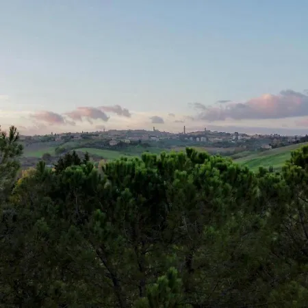 Agriturismo La Terrazza Sul Mangia Siena